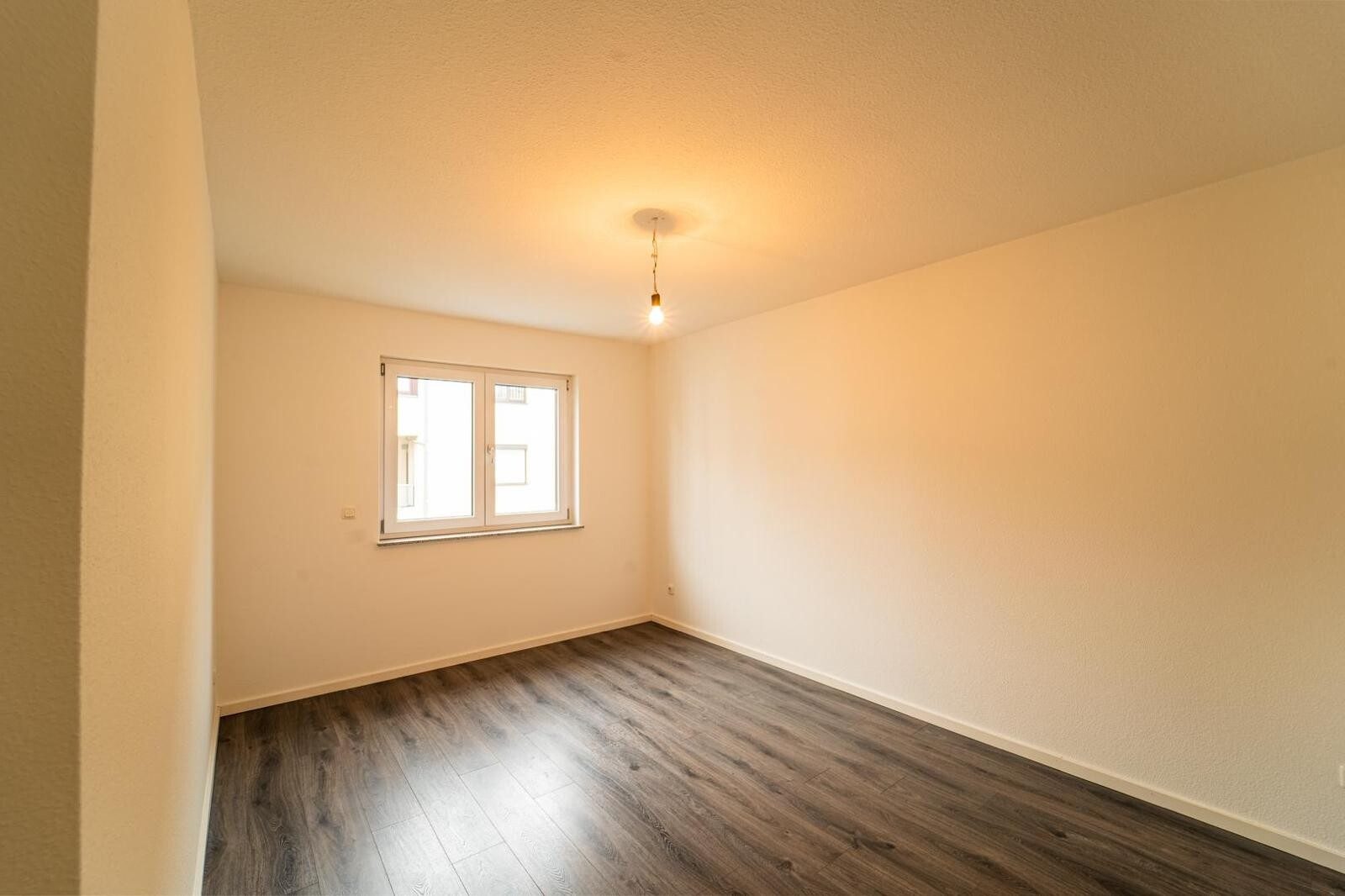 Immobilienangebot - Offenbach - Alle - Familienfreundliche 4-Zimmer-Wohnung mit Balkon, Gäste-WC und Gartennutzung im KfW-70-Haus