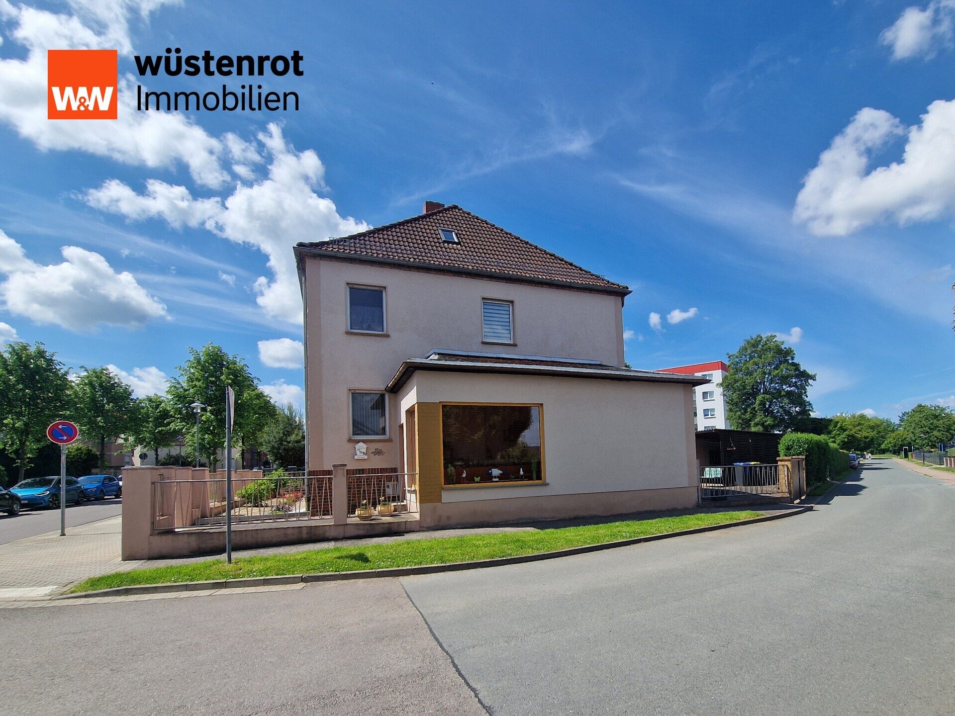 Immobilienangebot - Hohenmölsen - Alle - Hohenmölsen-  Viel Platz für Familie, Hobbys und Homeoffice - 3 Garagen- Garten