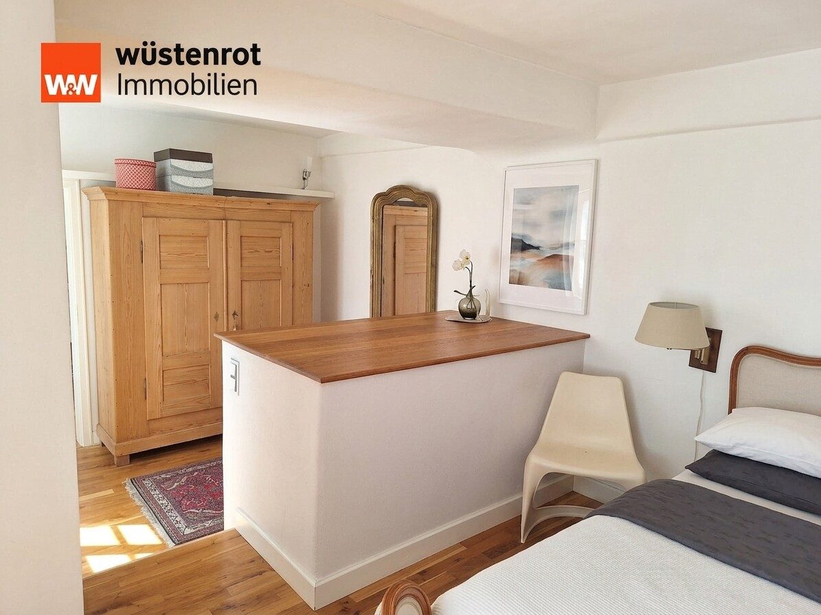 Immobilienangebot - Pforzheim - Alle - Wohnen mit Seele – Exklusive 2,5-Zimmer-Wohnung im denkmalgeschützten Anwesen