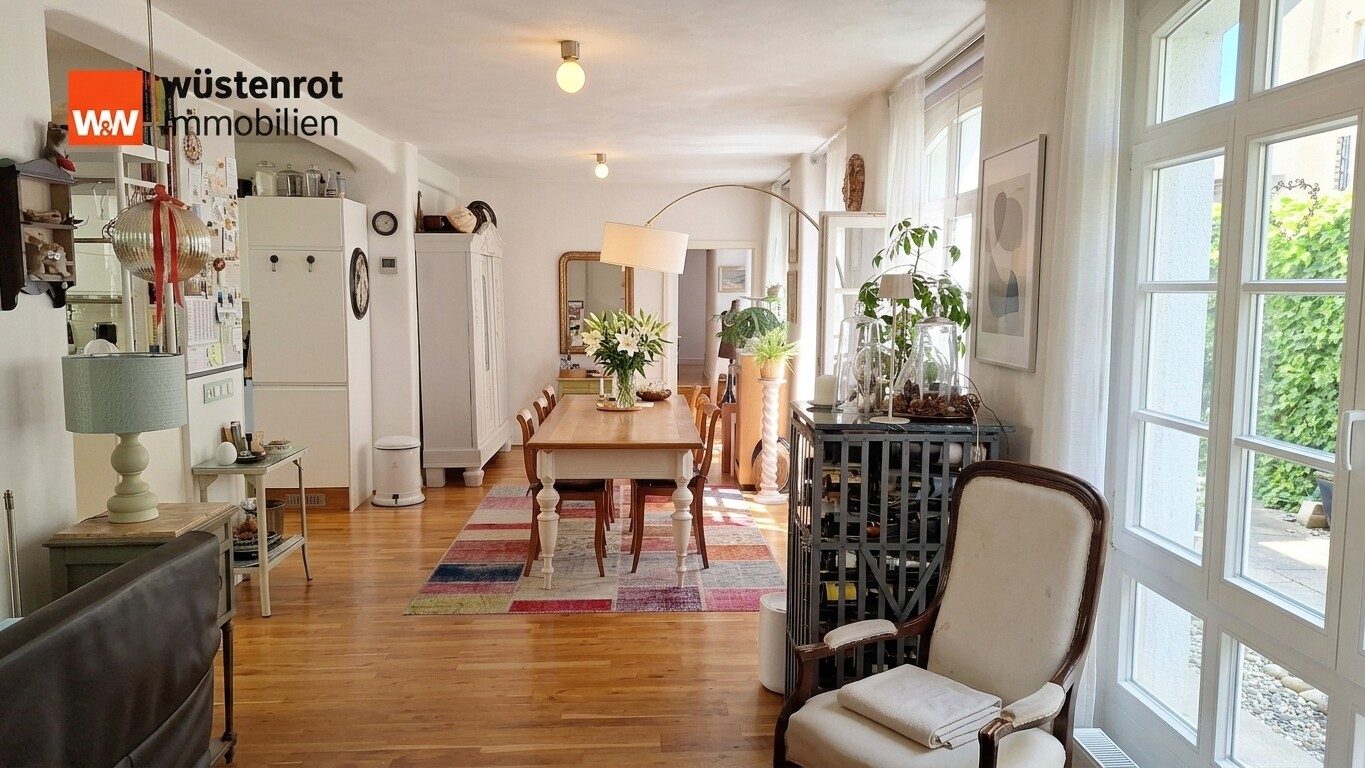 Immobilienangebot - Pforzheim - Alle - Wohnen mit Seele – Exklusive 2,5-Zimmer-Wohnung im denkmalgeschützten Anwesen