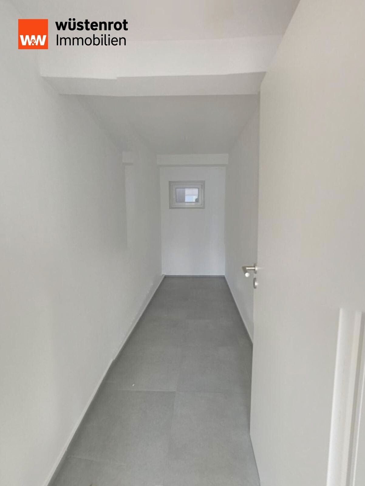 Immobilienangebot - Heuchlingen - Alle - Hochwertige 3 Zimmer Souterrainwohnung mit Terrasse