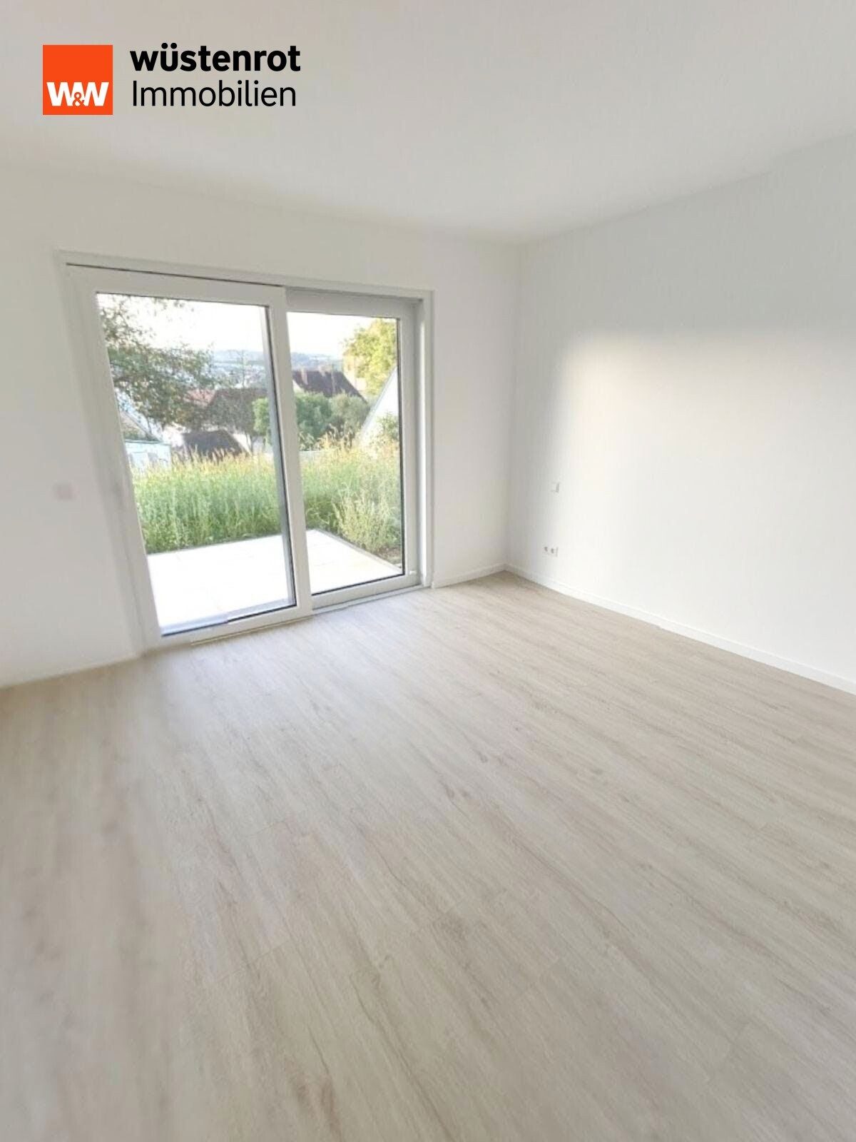Immobilienangebot - Heuchlingen - Alle - Hochwertige 3 Zimmer Souterrainwohnung mit Terrasse