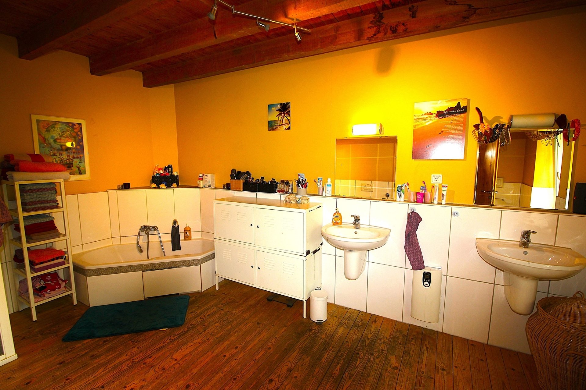 Immobilienangebot - Oberhausen - Alle - Handwerker aufgepasst! Wohn- Geschäftshaus mit drei Einheiten plus Lager und Garage. Top Grundstück!