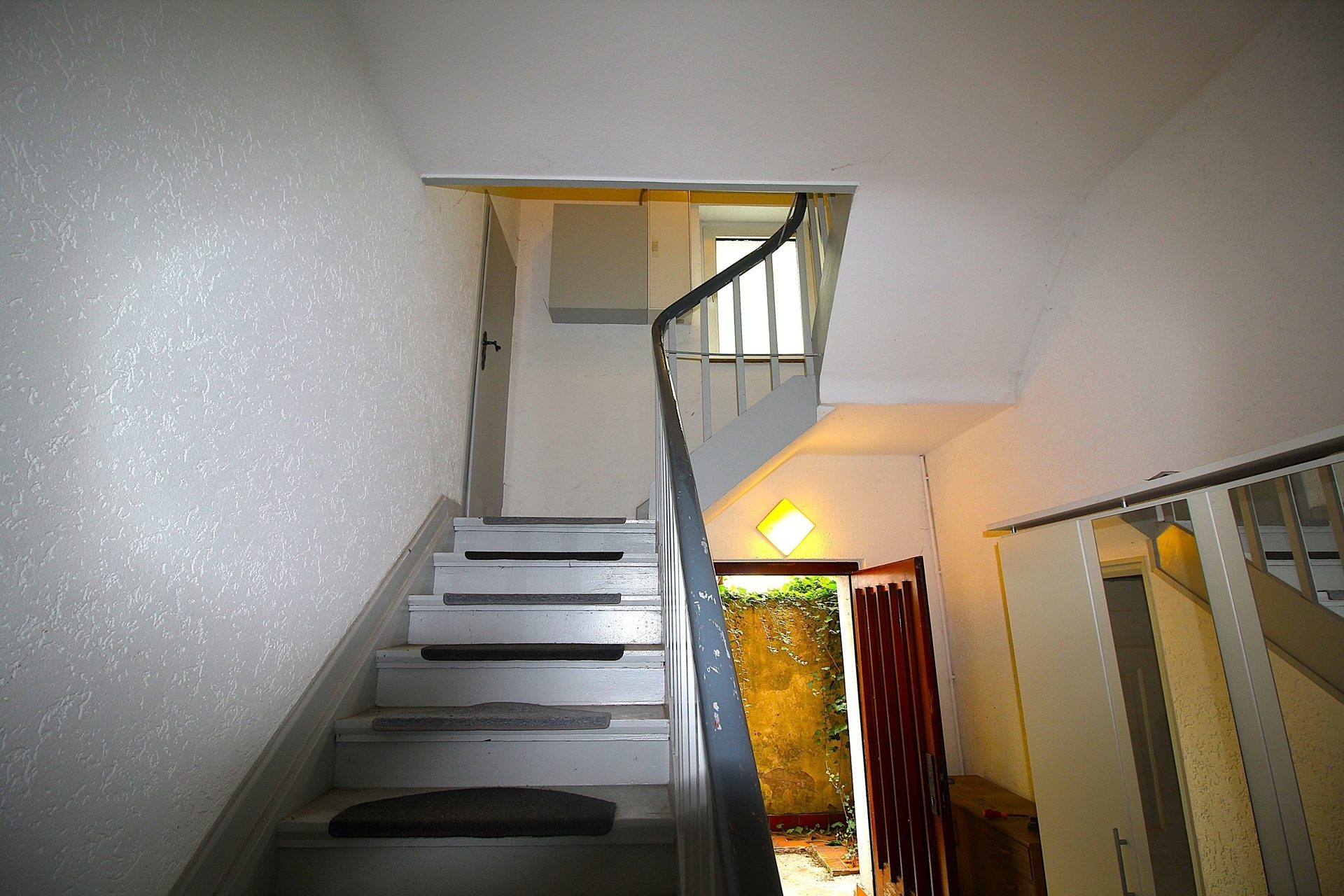 Immobilienangebot - Oberhausen - Alle - Handwerker aufgepasst! Wohn- Geschäftshaus mit drei Einheiten plus Lager und Garage. Top Grundstück!