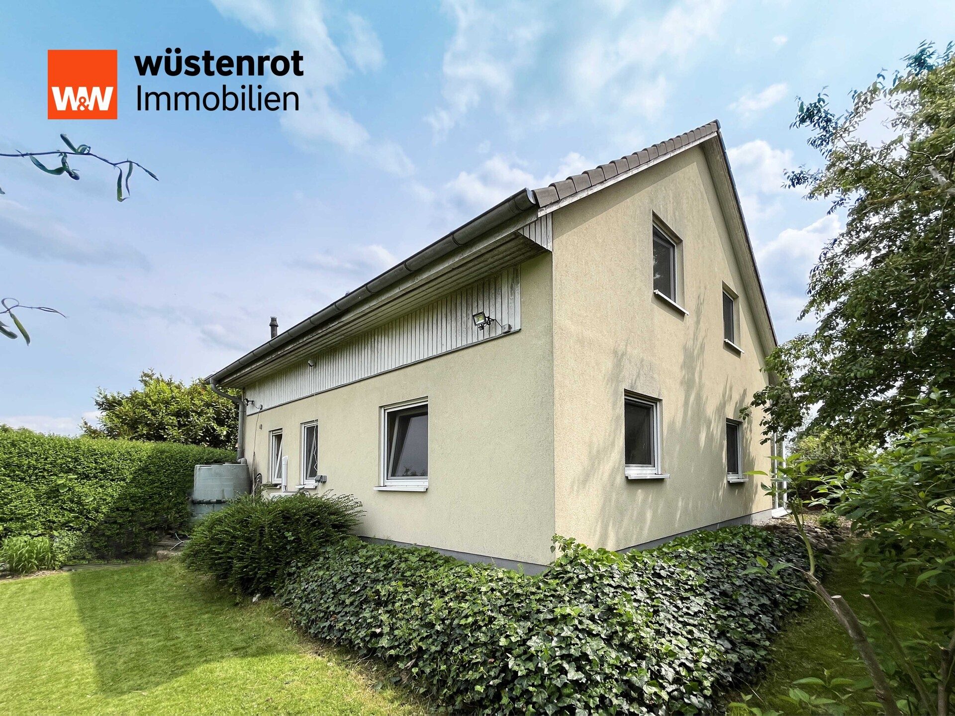 Immobilienangebot - Holldorf - Alle - VOR DEN TOREN DER STADT - HAUS MIT WINTERGARTEN + PHOTOVOLTAIKANLAGE + EINBAUKÜCHE + KAMINOFEN