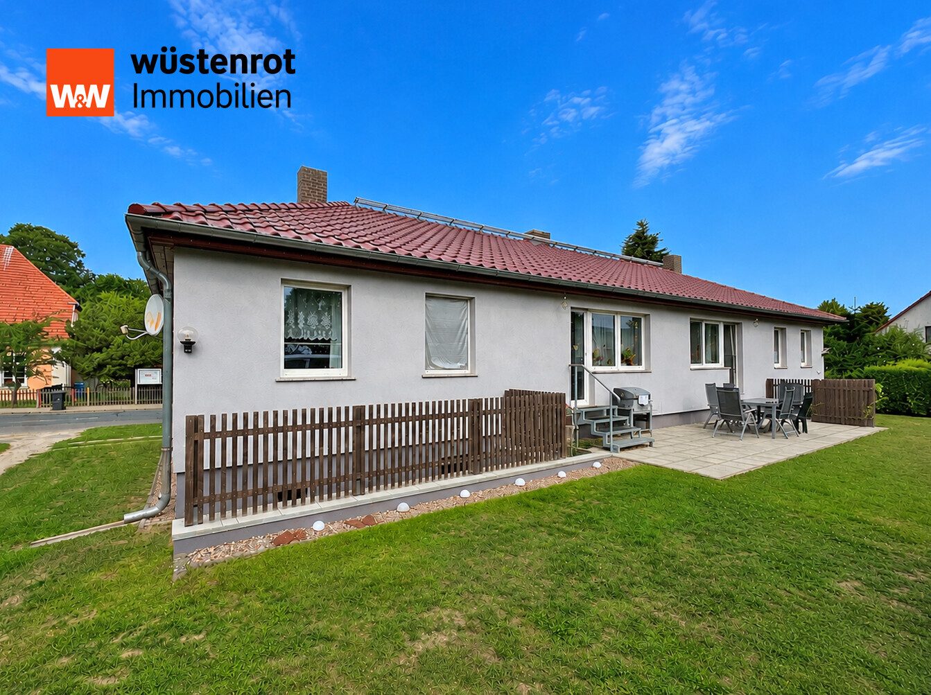 Immobilienangebot - Anklam - Alle - WOHNEN AUF EINER EBENE AUCH FÜR ZWEI FAMILIEN: MIT EINBAUKÜCHE + KAMINÖFEN + ZWEI BÄDER + VOLLKELLER