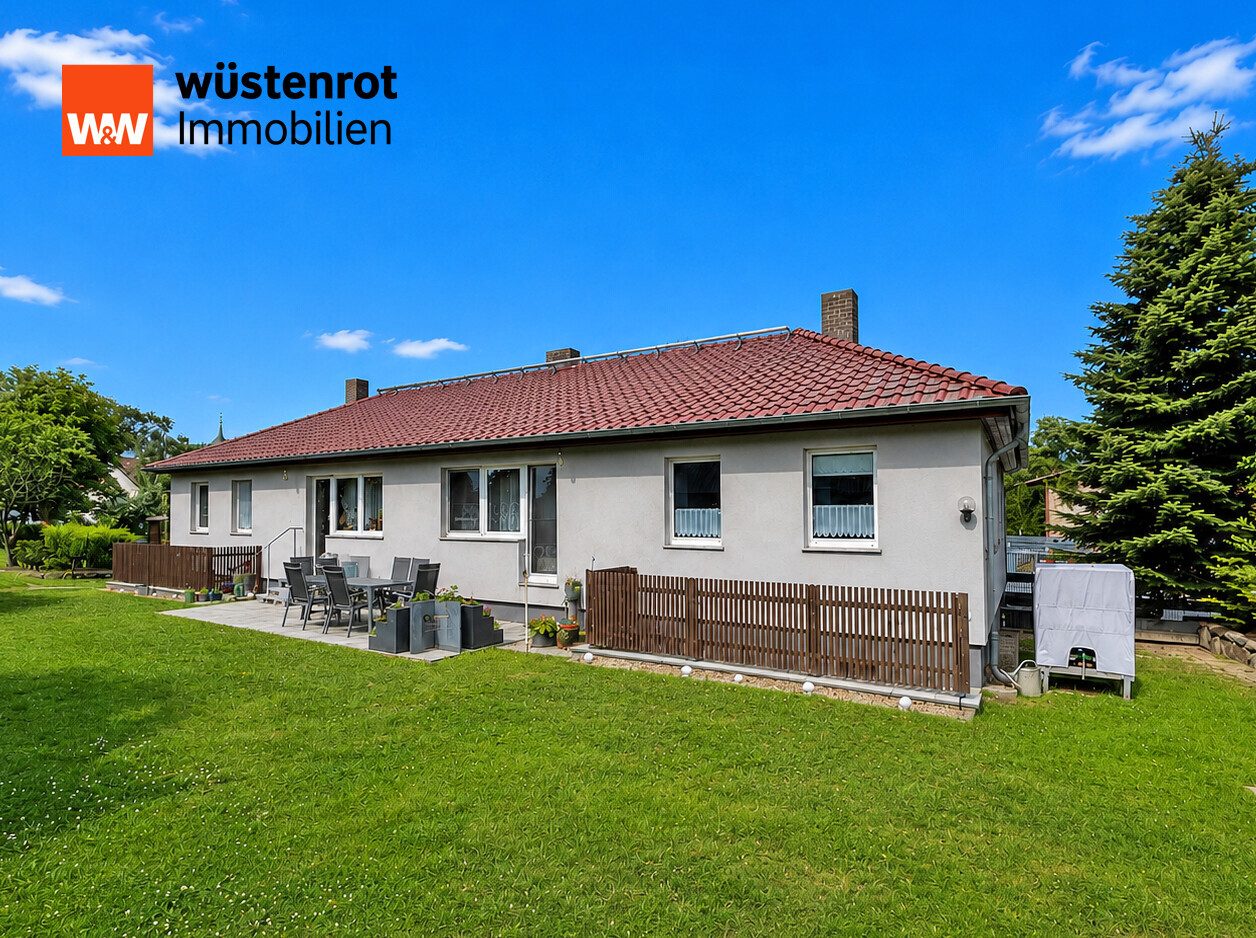 Immobilienangebot - Anklam - Alle - WOHNEN AUF EINER EBENE AUCH FÜR ZWEI FAMILIEN: MIT EINBAUKÜCHE + KAMINÖFEN + ZWEI BÄDER + VOLLKELLER