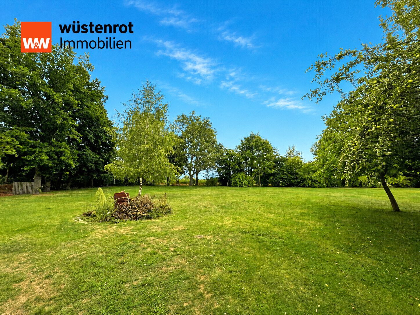 Immobilienangebot - Anklam - Alle - WOHNEN AUF EINER EBENE AUCH FÜR ZWEI FAMILIEN: MIT EINBAUKÜCHE + KAMINÖFEN + ZWEI BÄDER + VOLLKELLER