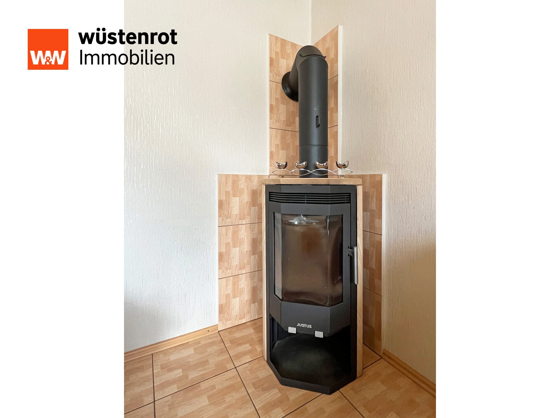 Immobilienangebot - Anklam - Alle - WOHNEN AUF EINER EBENE AUCH FÜR ZWEI FAMILIEN: MIT EINBAUKÜCHE + KAMINÖFEN + ZWEI BÄDER + VOLLKELLER