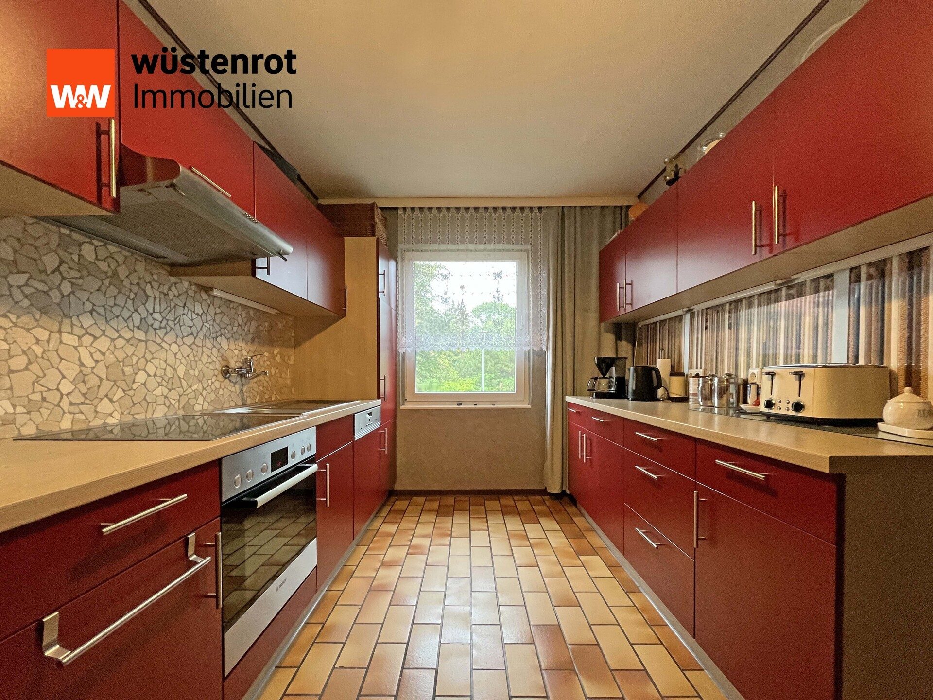Immobilienangebot - Anklam - Alle - WOHNEN AUF EINER EBENE AUCH FÜR ZWEI FAMILIEN: MIT EINBAUKÜCHE + KAMINÖFEN + ZWEI BÄDER + VOLLKELLER