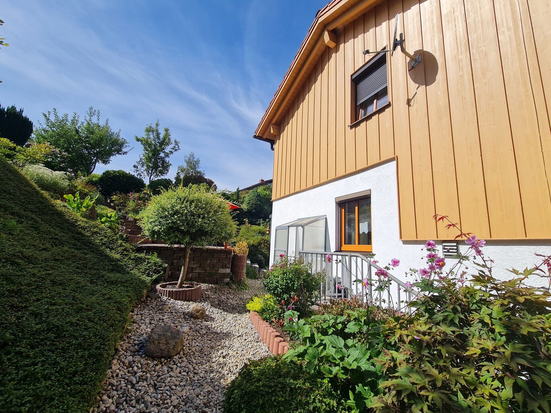Immobilienangebot - Sankt Oswald-Riedlhütte / Reichenberg - Alle - Ankommen und Wohlfühlen!
Tolle Eigentumswohnung im Reihenhausstil. 
Top gepflegt und in schöner Lage
