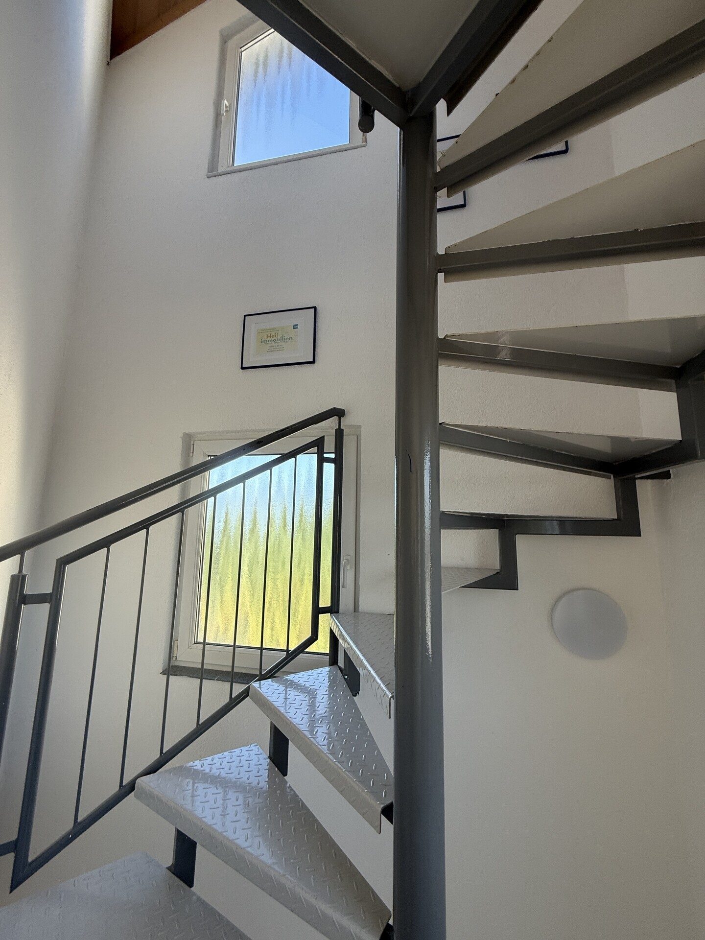 Immobilienangebot - Haßloch - Alle - Wohn- und Geschäftshaus mit 2 WE, 3 Gewerbeeinheiten, 5 Garagen und 12 Stellplätzen in Haßloch
