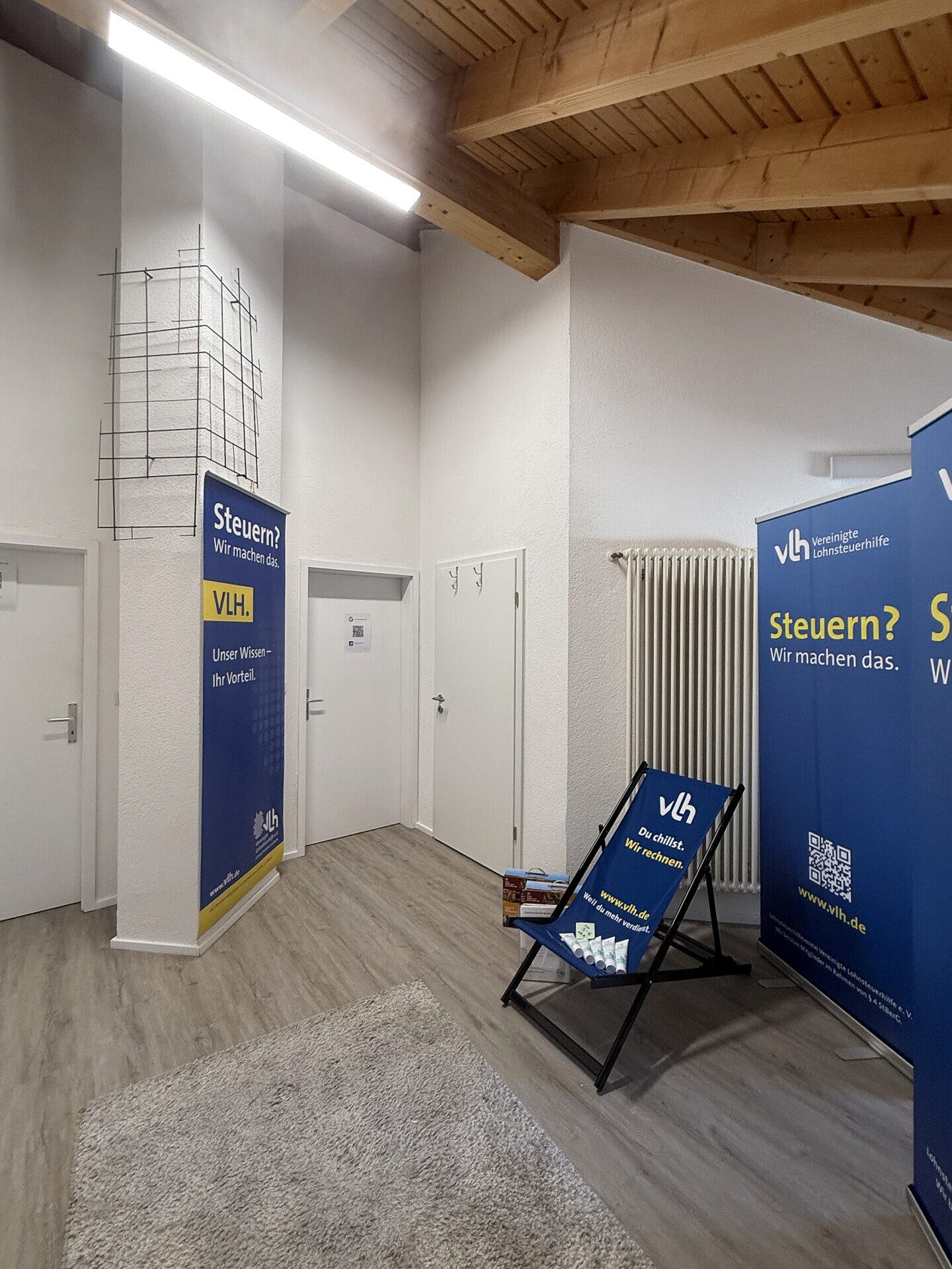 Immobilienangebot - Haßloch - Alle - Wohn- und Geschäftshaus mit 2 WE, 3 Gewerbeeinheiten, 5 Garagen und 12 Stellplätzen in Haßloch