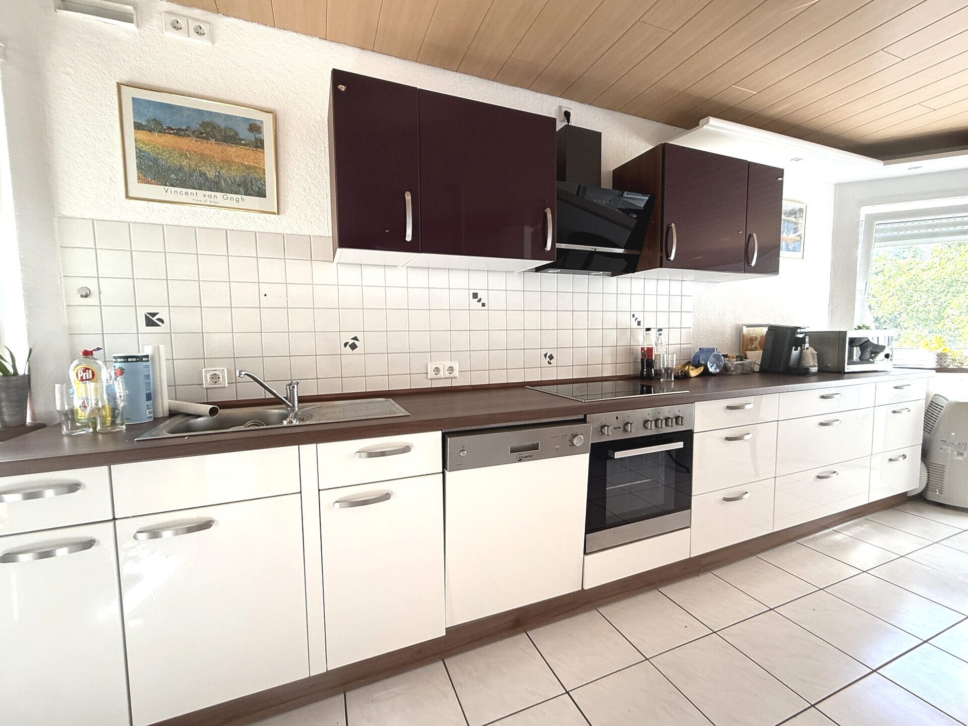 Immobilienangebot - Haßloch - Alle - Wohn- und Geschäftshaus mit 2 WE, 3 Gewerbeeinheiten, 5 Garagen und 12 Stellplätzen in Haßloch