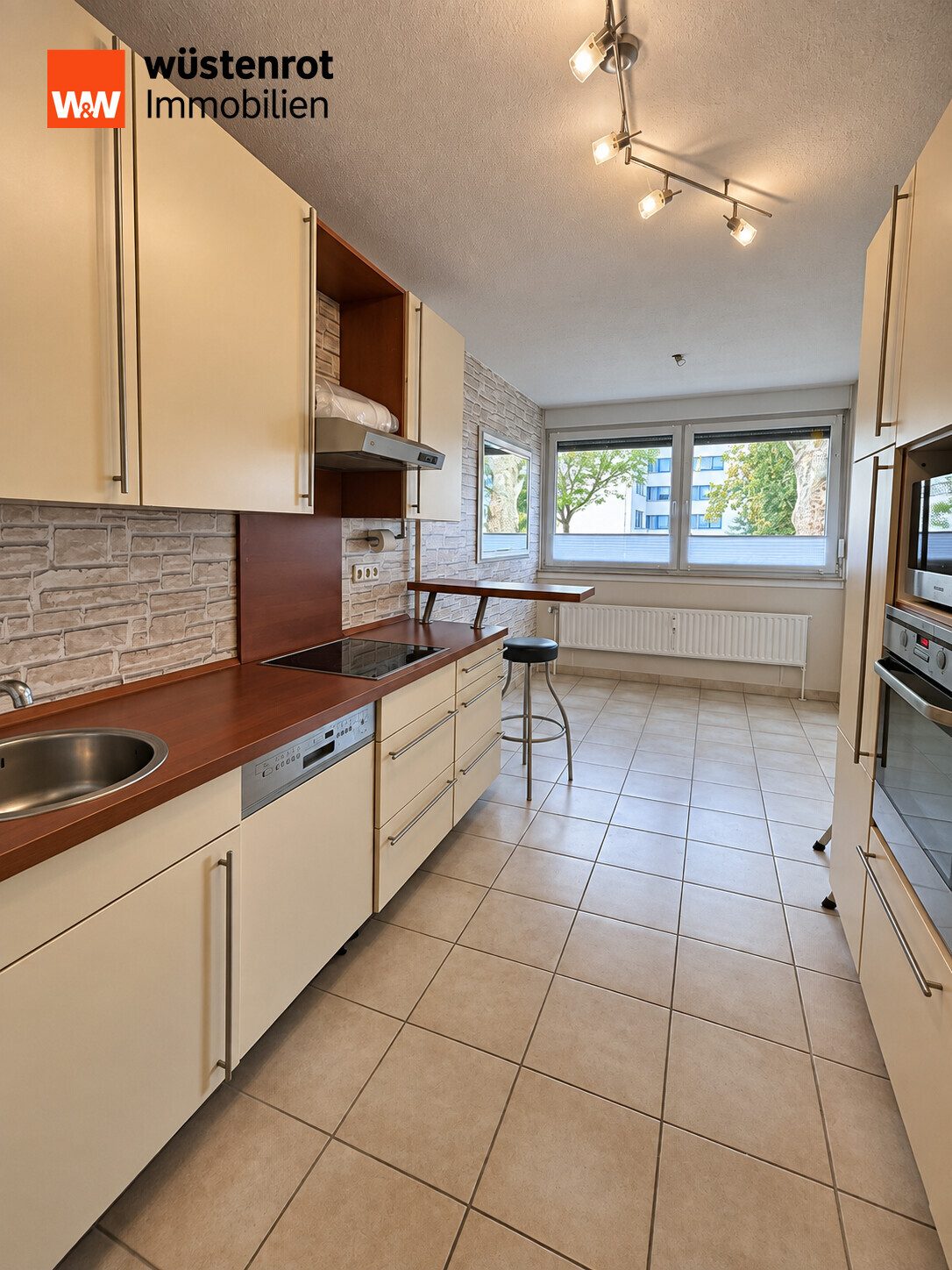 Immobilienangebot - Dortmund - Alle - Ankommen, einziehen, wohlfühlen – 3 Zimmer mit Loggia und viel Grün im Dortmunder Süden