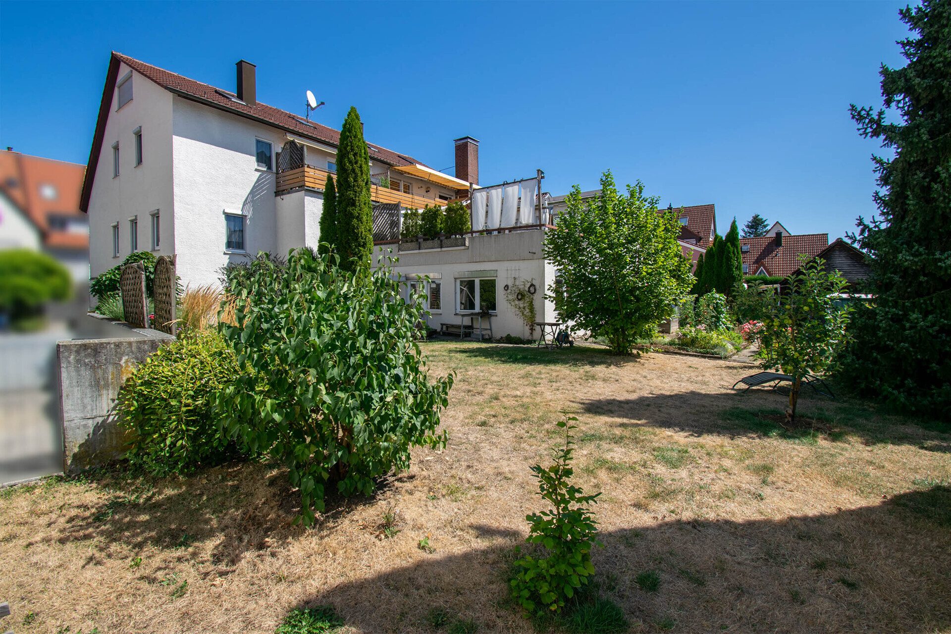 Immobilienangebot - Ostfildern / Kemnat - Alle - Charmantes Wohn- und Geschäftshaus mit großem Garten und vielseitigem Potenzial; optimal für Kapitalanleger mit teilweise Eigennutz