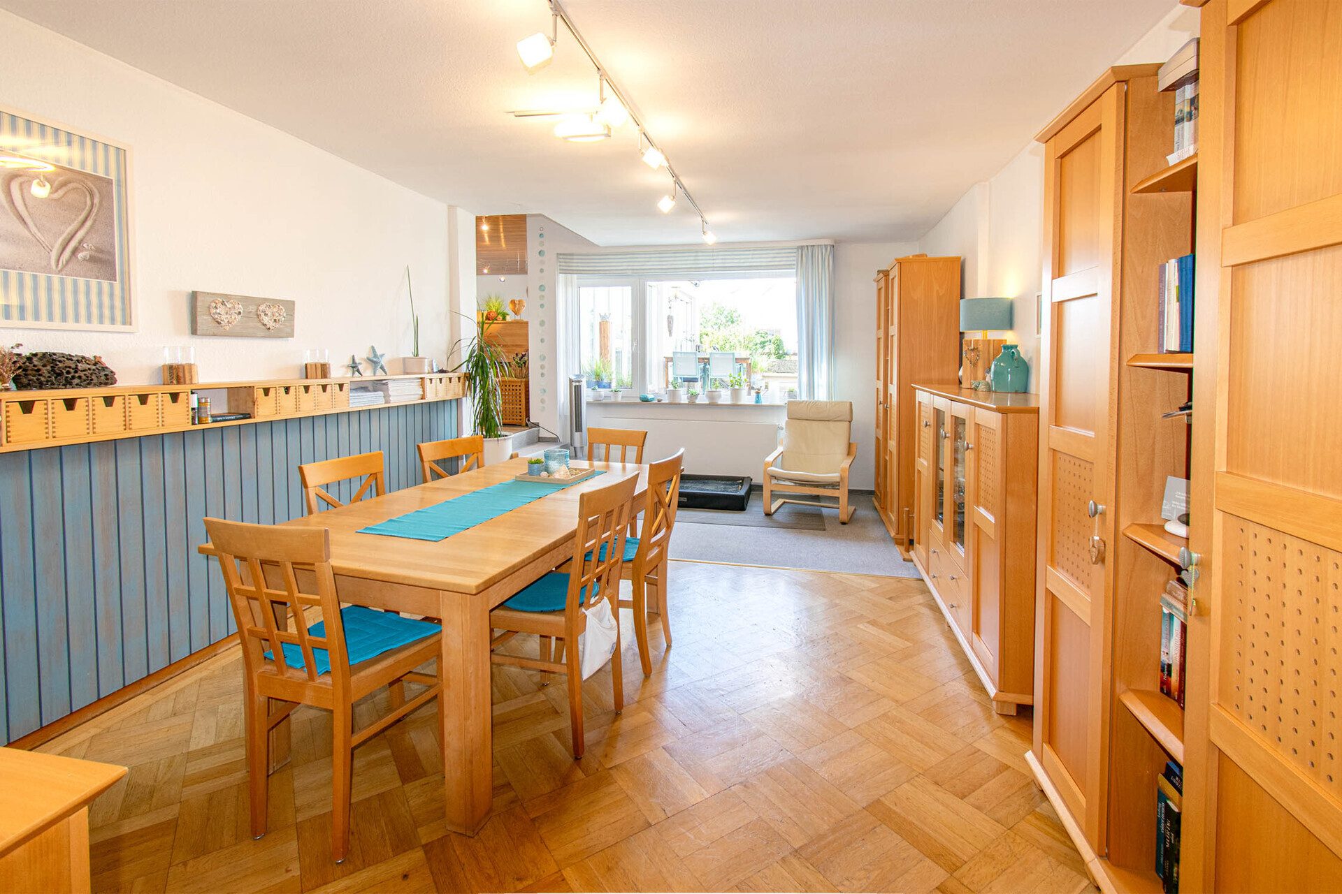 Immobilienangebot - Ostfildern / Kemnat - Alle - Charmantes Wohn- und Geschäftshaus mit großem Garten und vielseitigem Potenzial; optimal für Kapitalanleger mit teilweise Eigennutz