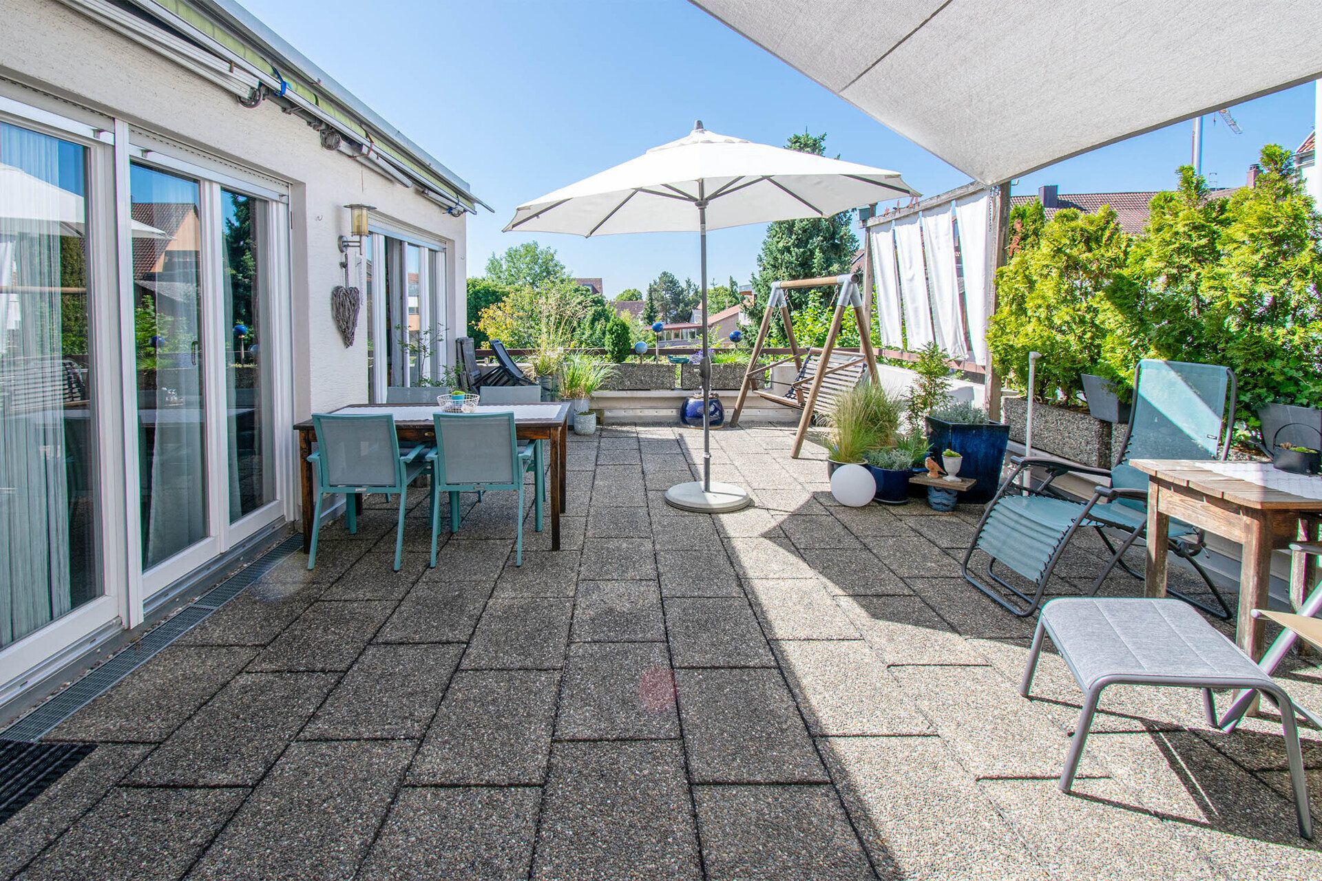 Immobilienangebot - Ostfildern / Kemnat - Alle - Charmantes Wohn- und Geschäftshaus mit großem Garten und vielseitigem Potenzial; optimal für Kapitalanleger mit teilweise Eigennutz