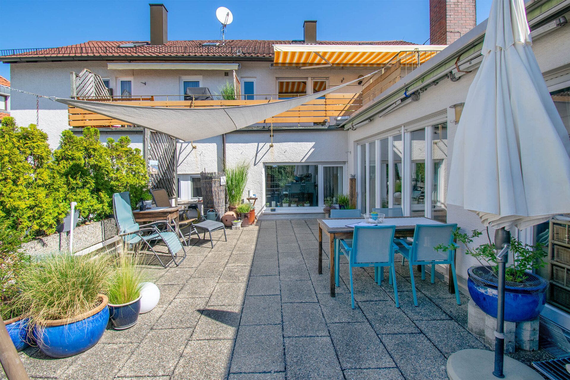 Immobilienangebot - Ostfildern / Kemnat - Alle - Charmantes Wohn- und Geschäftshaus mit großem Garten und vielseitigem Potenzial; optimal für Kapitalanleger mit teilweise Eigennutz