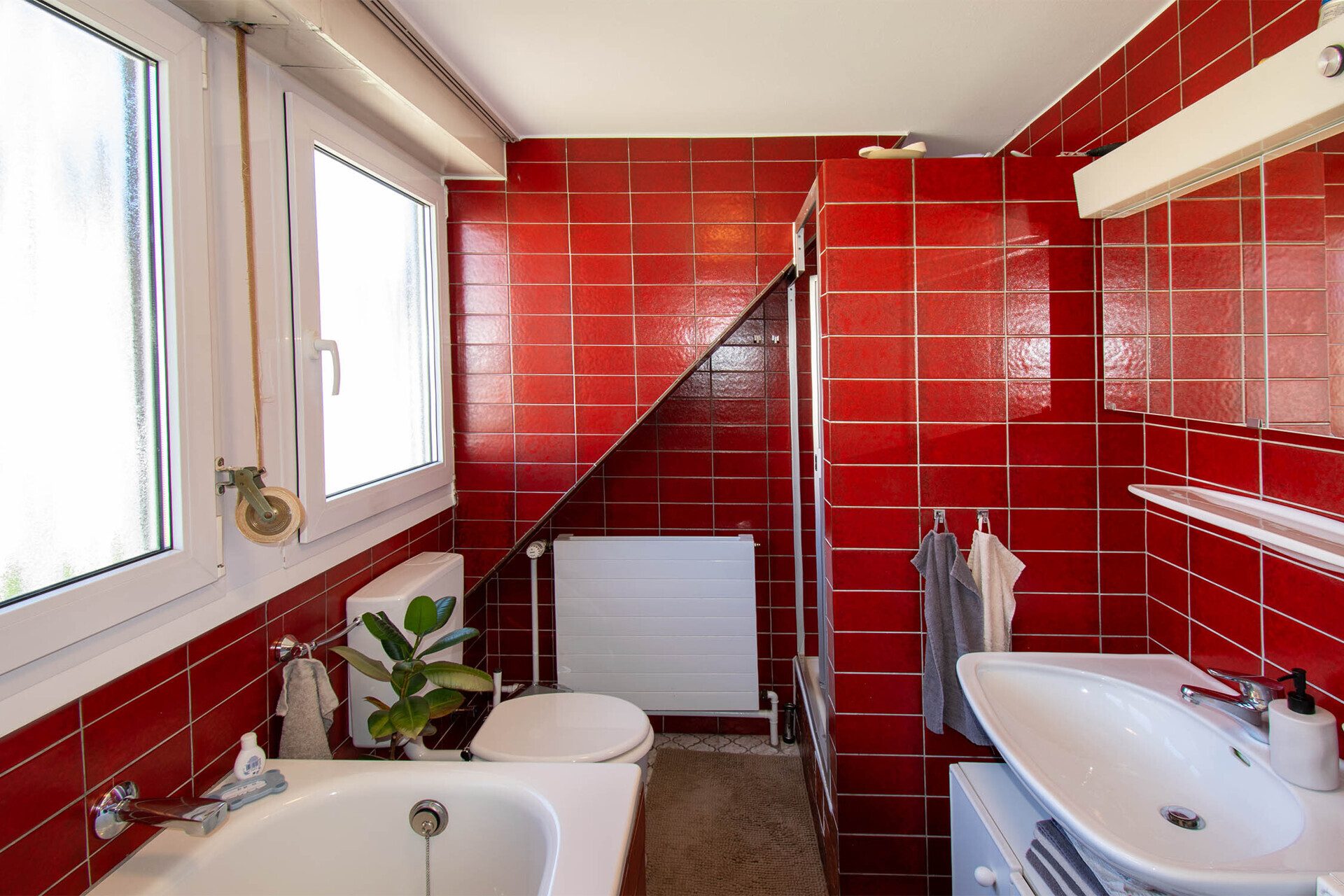 Immobilienangebot - Ostfildern / Kemnat - Alle - Charmantes Wohn- und Geschäftshaus mit großem Garten und vielseitigem Potenzial; optimal für Kapitalanleger mit teilweise Eigennutz