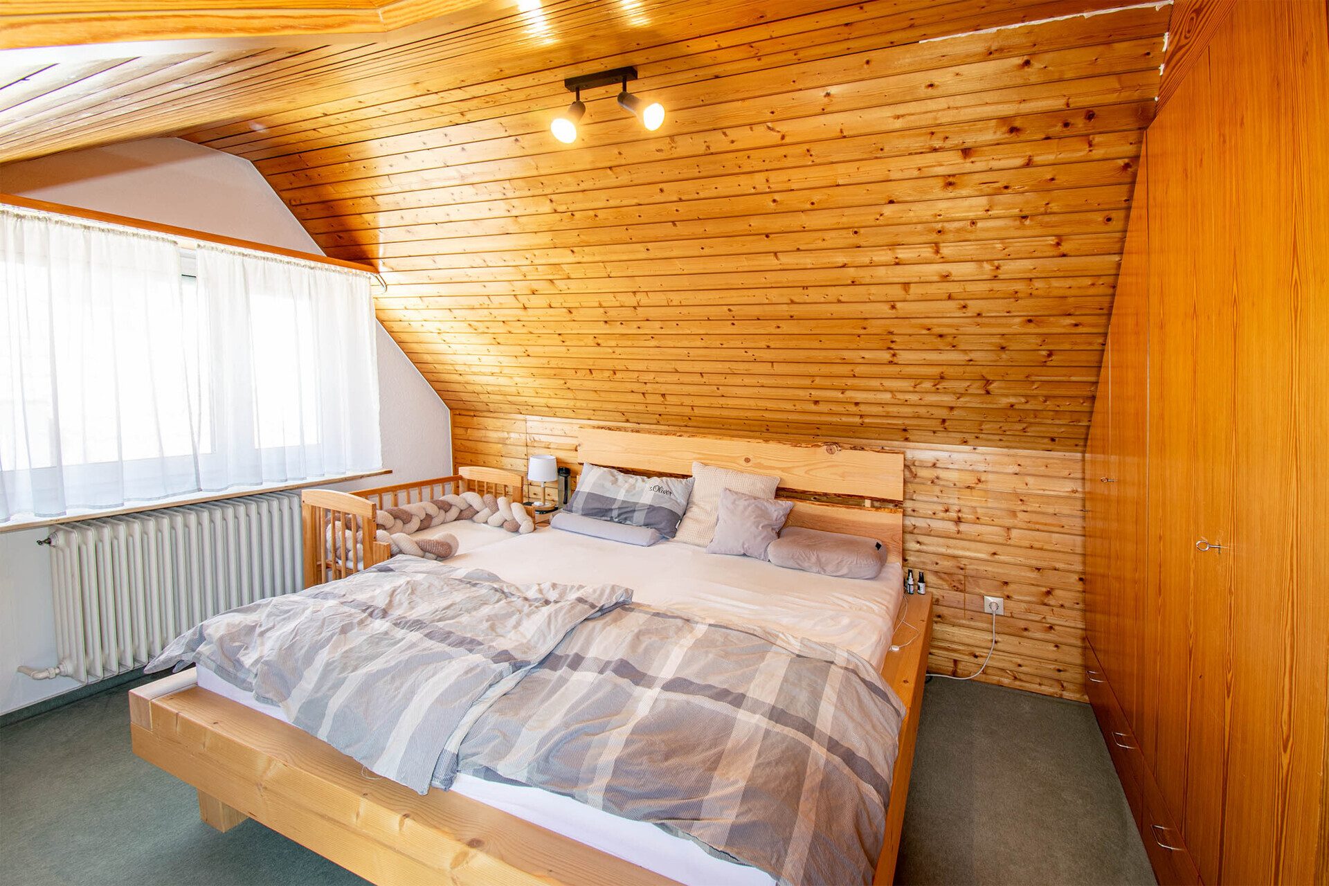 Immobilienangebot - Ostfildern / Kemnat - Alle - Charmantes Wohn- und Geschäftshaus mit großem Garten und vielseitigem Potenzial; optimal für Kapitalanleger mit teilweise Eigennutz