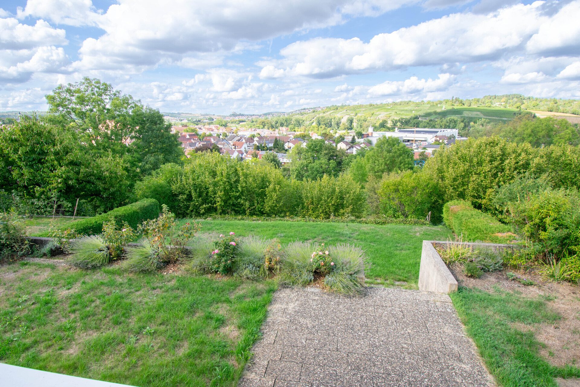 Immobilienangebot - Vaihingen an der Enz / Enzweihingen - Alle - Außergewöhnliches Haus mit viel Wohnraum und Grundstück in bester Aussichtslage von Enzweihingen