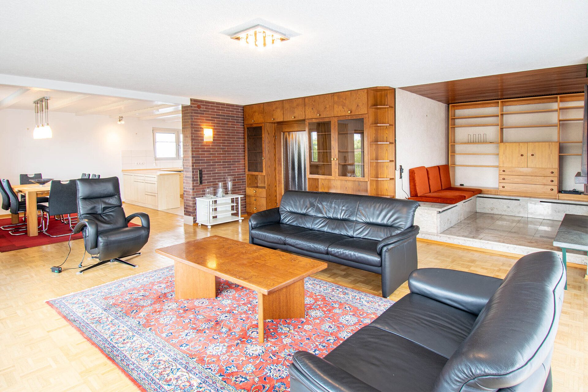 Immobilienangebot - Vaihingen an der Enz / Enzweihingen - Alle - Außergewöhnliches Haus mit viel Wohnraum und Grundstück in bester Aussichtslage von Enzweihingen