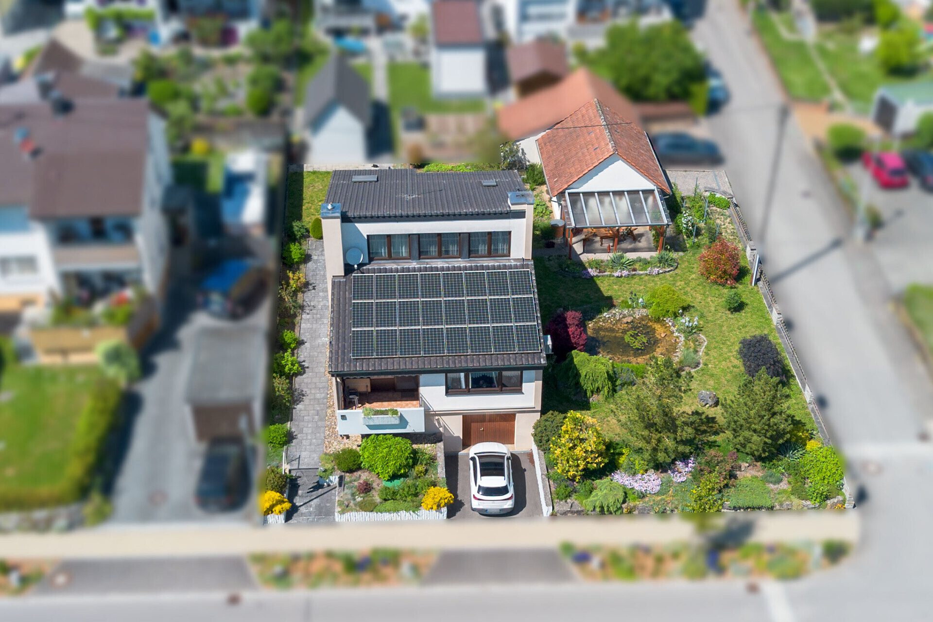 Immobilienangebot - Sersheim - Alle - Gepflegtes Haus auf großem Grundstück in bester Lage mit zwei Garagen und umfangreicher Ausstattung