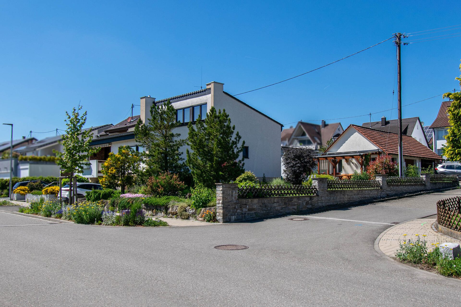 Immobilienangebot - Sersheim - Alle - Gepflegtes Haus auf großem Grundstück in bester Lage mit zwei Garagen und umfangreicher Ausstattung