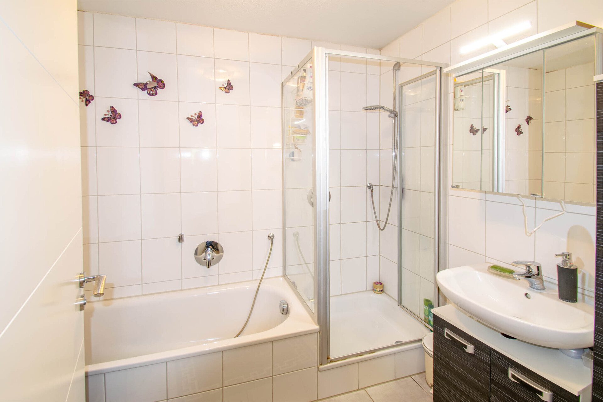 Immobilienangebot - Steinheim an der Murr - Alle - Charmante 3-Zimmmer-Wohnung mit Einzelgarage in schöner Lage