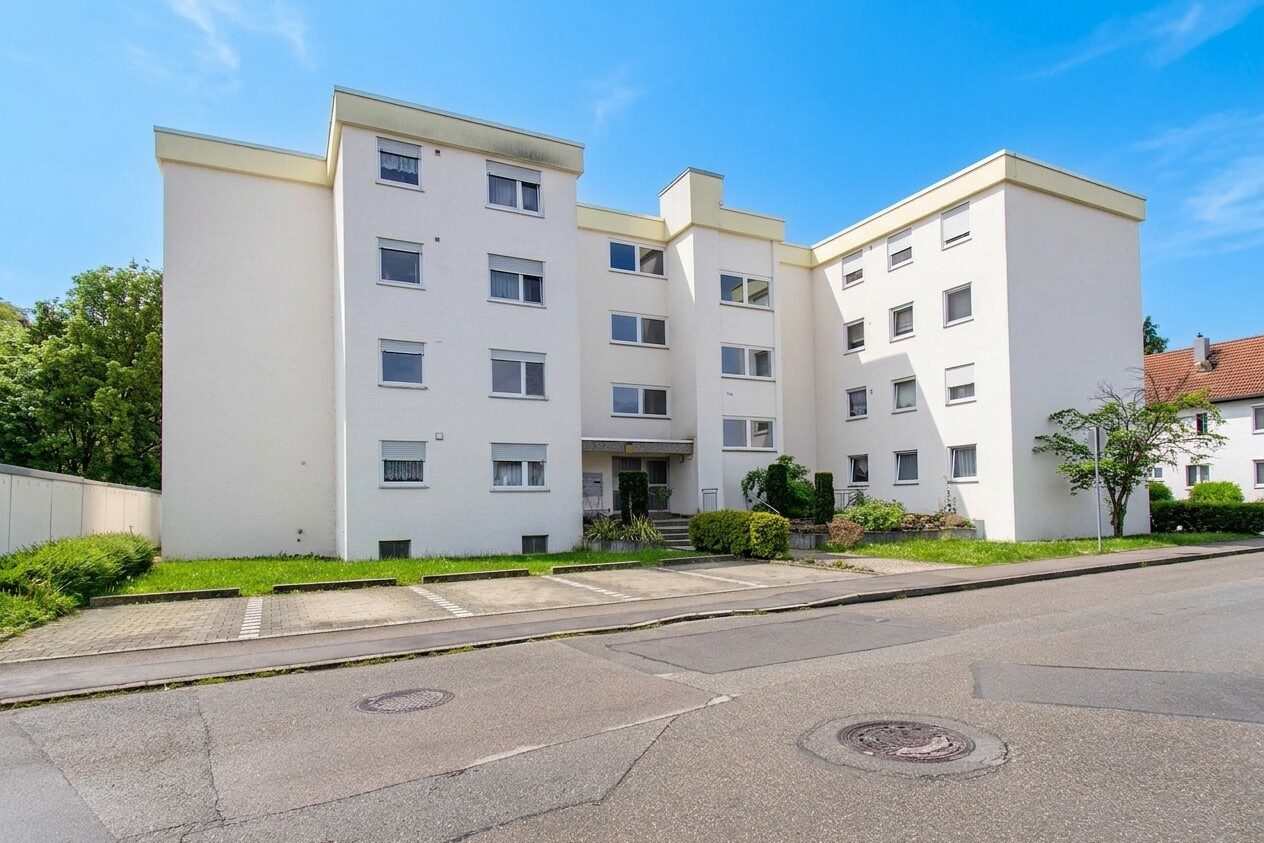 Immobilienangebot - Steinheim an der Murr - Alle - Charmante 3-Zimmmer-Wohnung mit Einzelgarage in schöner Lage