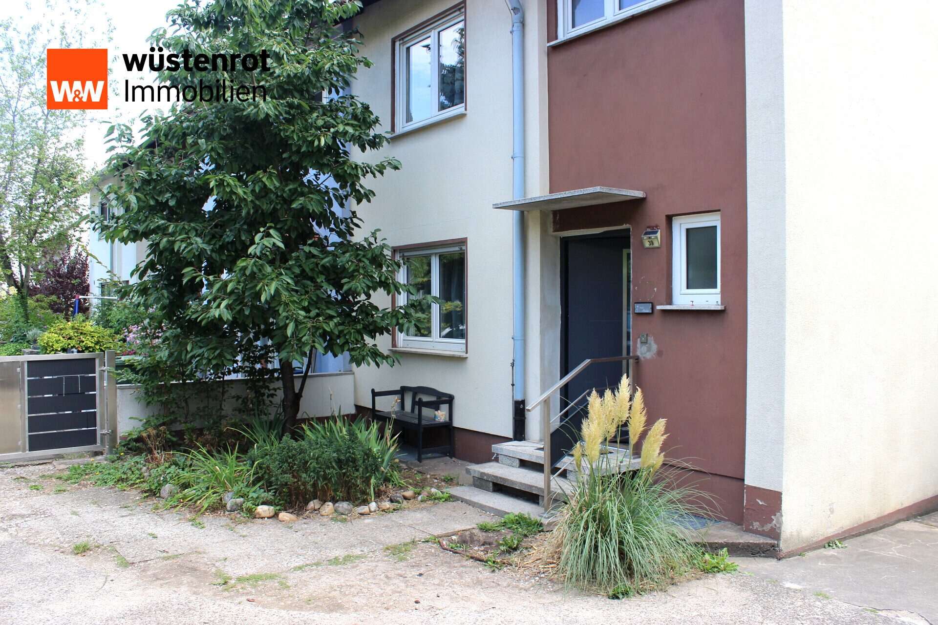 Immobilienangebot - Schwabach - Alle - Reihenendhaus in Schwabach
Familienleben wird hier großgeschrieben