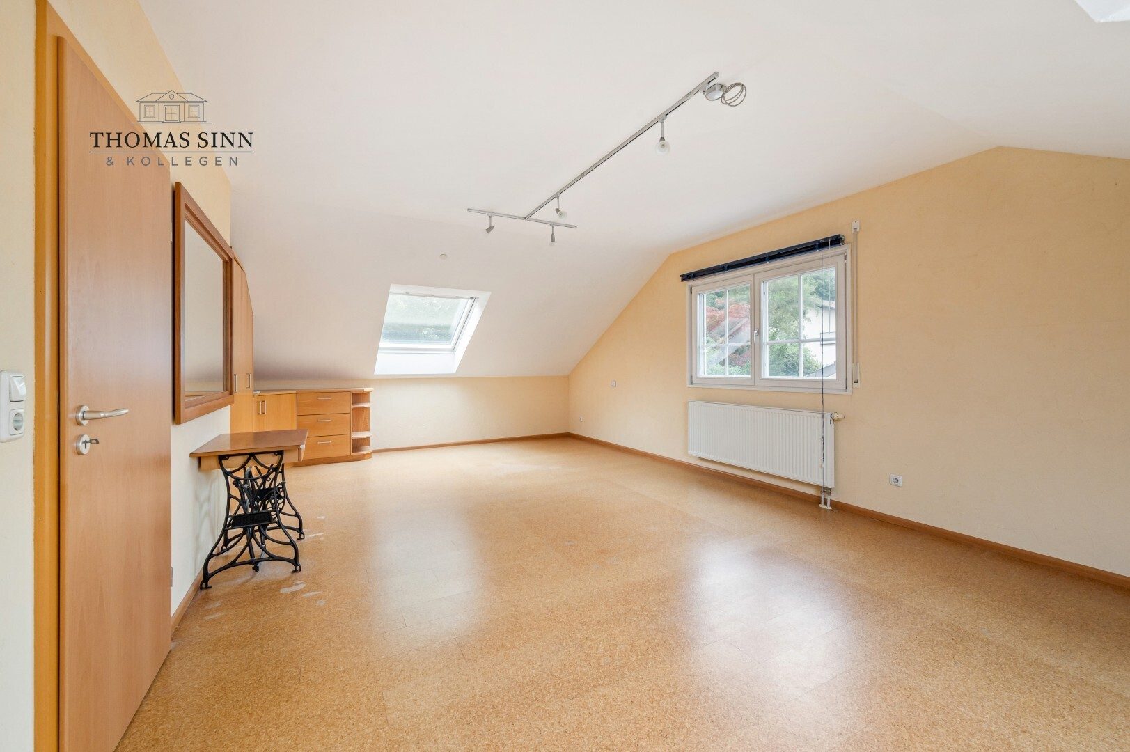 Immobilienangebot - Möckmühl - Alle - Lichtdurchflutetes Einfamilienhaus in exponierter, ruhiger Aussichtslage - sofort frei!