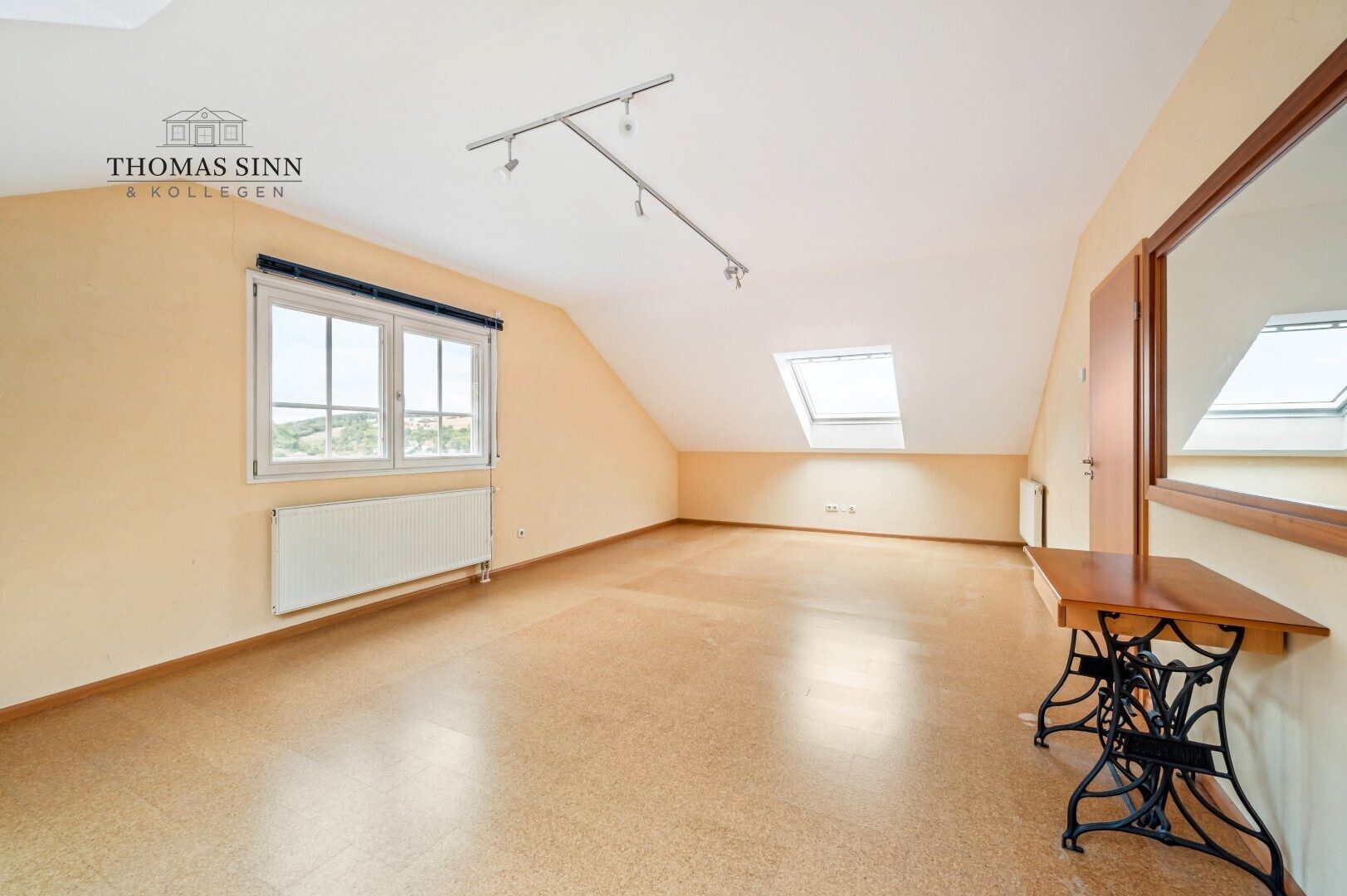 Immobilienangebot - Möckmühl - Alle - Lichtdurchflutetes Einfamilienhaus in exponierter, ruhiger Aussichtslage - sofort frei!
