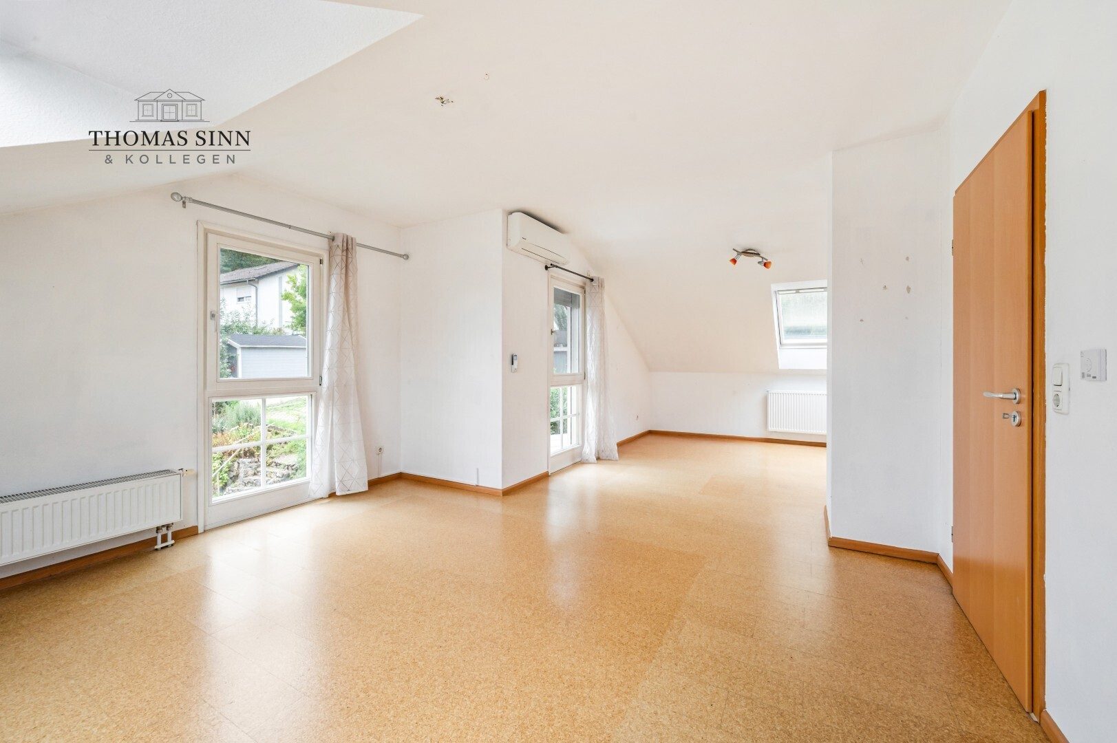 Immobilienangebot - Möckmühl - Alle - Lichtdurchflutetes Einfamilienhaus in exponierter, ruhiger Aussichtslage - sofort frei!