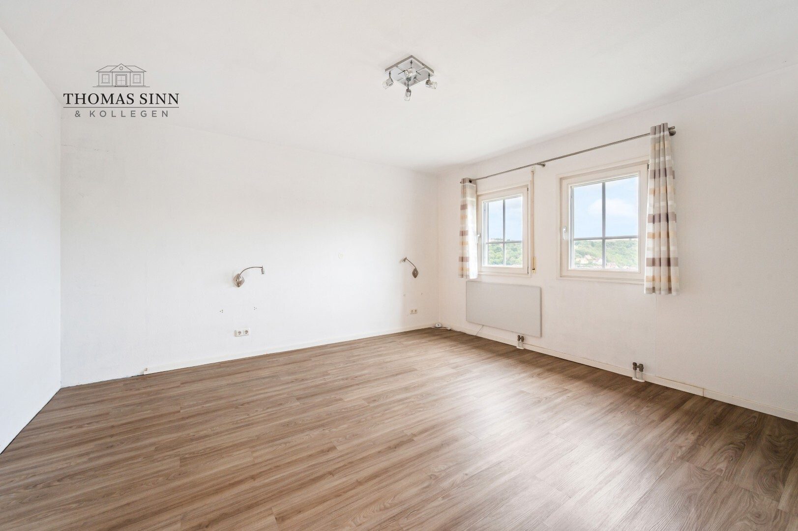 Immobilienangebot - Möckmühl - Alle - Lichtdurchflutetes Einfamilienhaus in exponierter, ruhiger Aussichtslage - sofort frei!