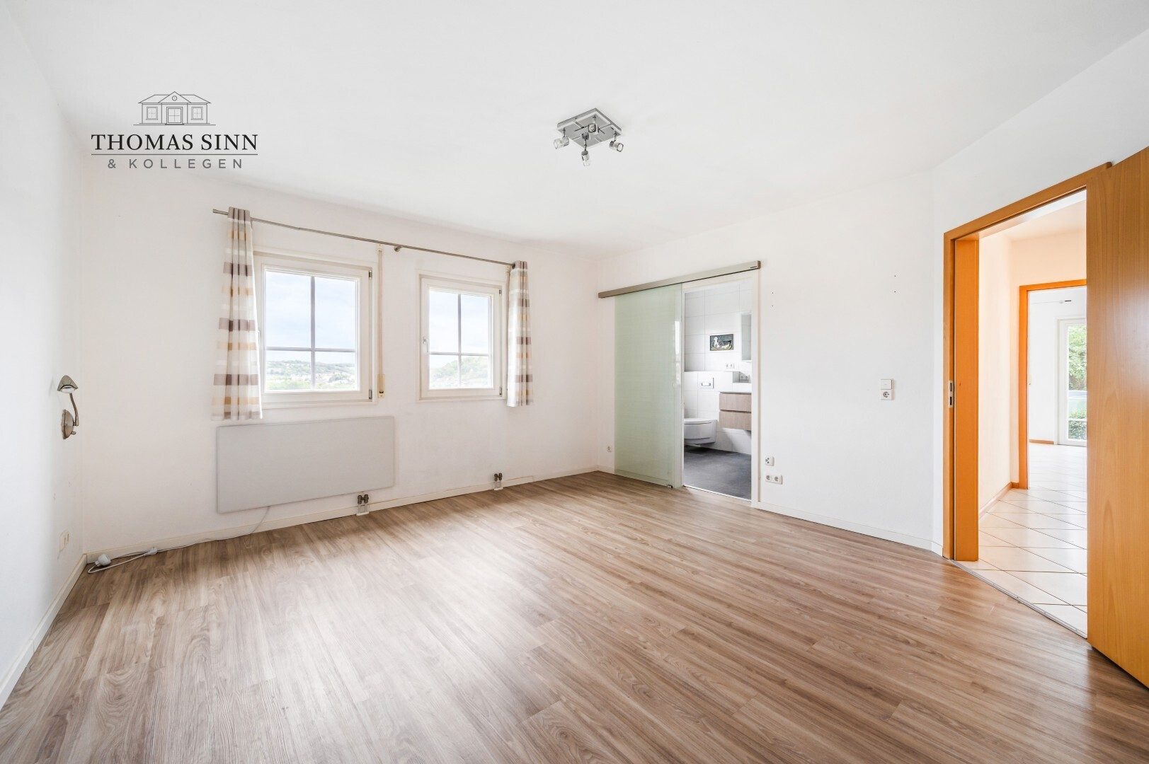 Immobilienangebot - Möckmühl - Alle - Lichtdurchflutetes Einfamilienhaus in exponierter, ruhiger Aussichtslage - sofort frei!
