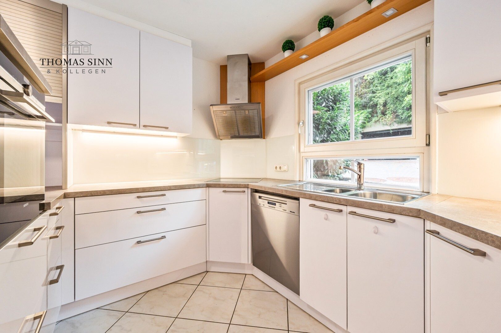 Immobilienangebot - Möckmühl - Alle - Lichtdurchflutetes Einfamilienhaus in exponierter, ruhiger Aussichtslage - sofort frei!