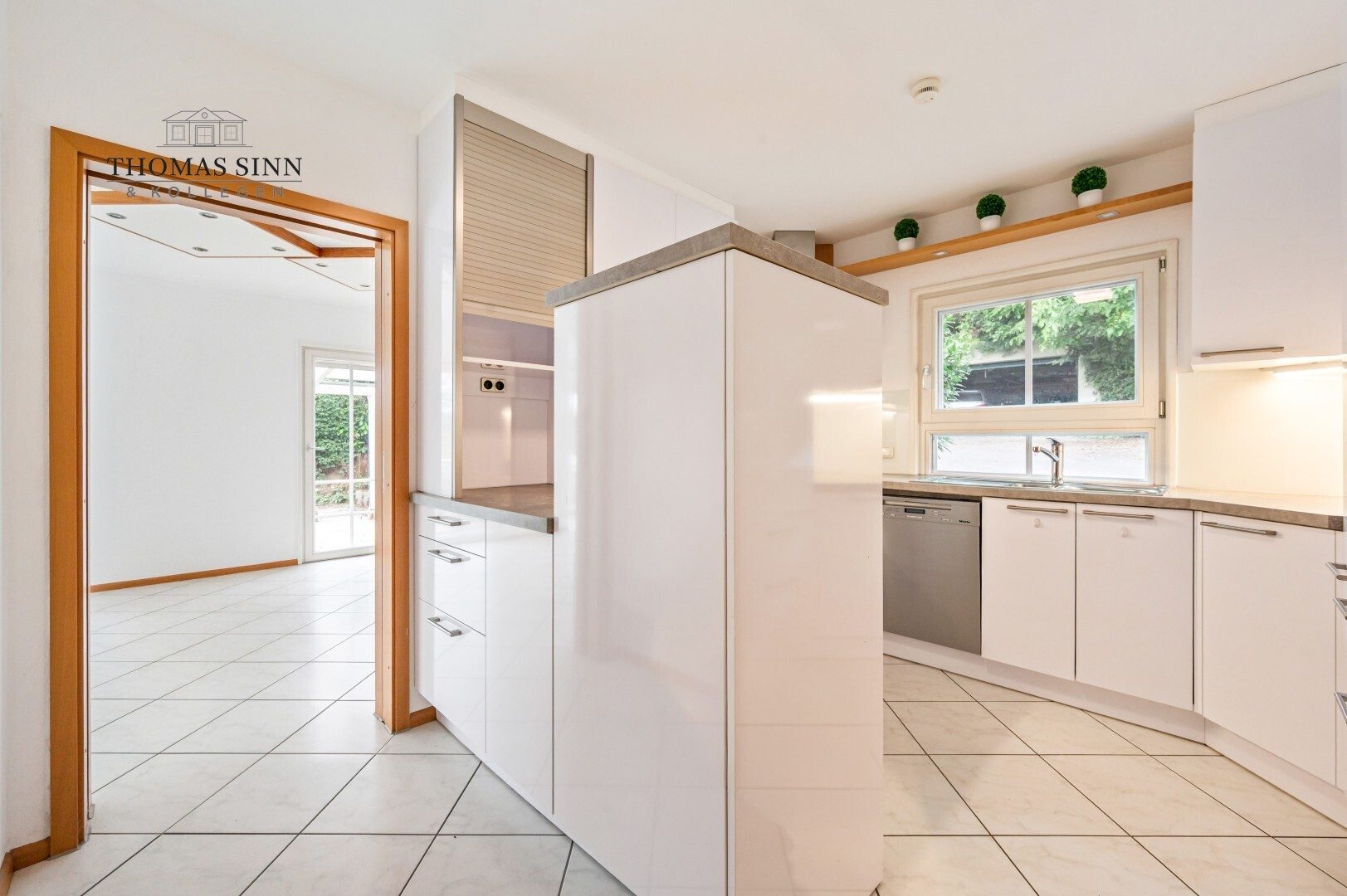Immobilienangebot - Möckmühl - Alle - Lichtdurchflutetes Einfamilienhaus in exponierter, ruhiger Aussichtslage - sofort frei!