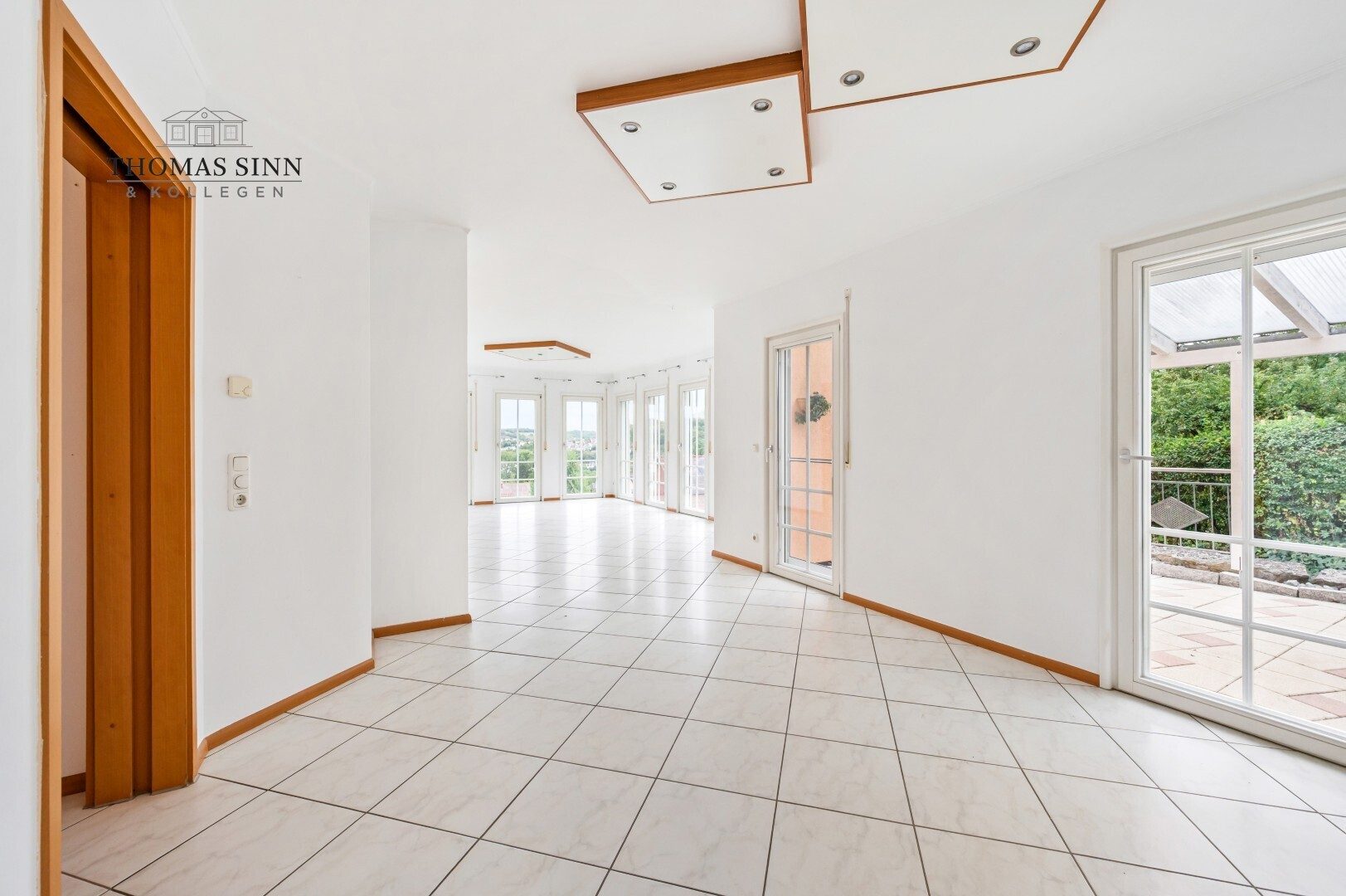 Immobilienangebot - Möckmühl - Alle - Lichtdurchflutetes Einfamilienhaus in exponierter, ruhiger Aussichtslage - sofort frei!