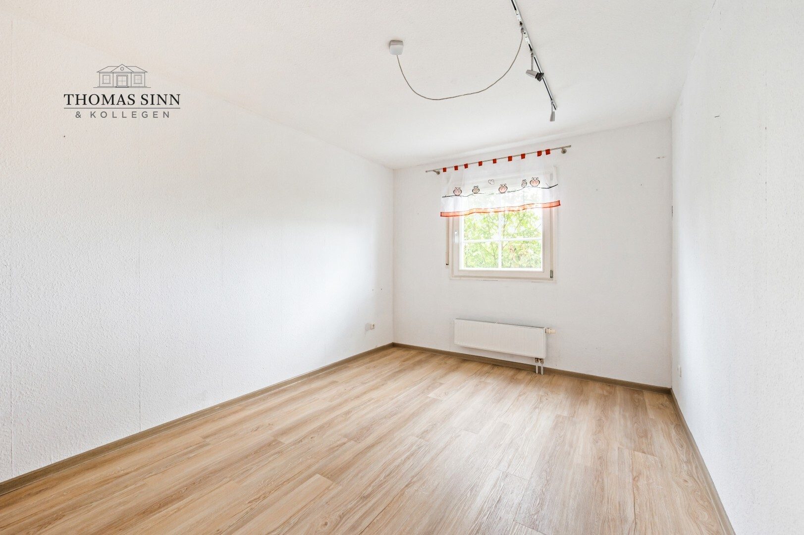 Immobilienangebot - Möckmühl - Alle - Lichtdurchflutetes Einfamilienhaus in exponierter, ruhiger Aussichtslage - sofort frei!