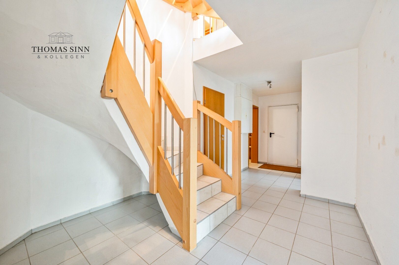 Immobilienangebot - Möckmühl - Alle - Lichtdurchflutetes Einfamilienhaus in exponierter, ruhiger Aussichtslage - sofort frei!