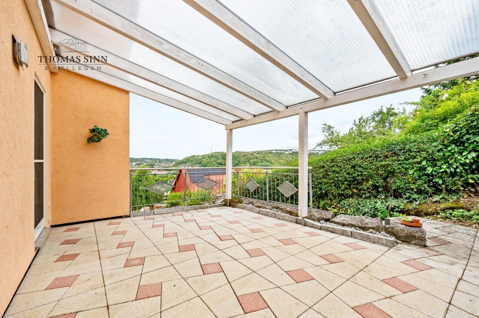 Immobilienangebot - Möckmühl - Alle - Lichtdurchflutetes Einfamilienhaus in exponierter, ruhiger Aussichtslage - sofort frei!