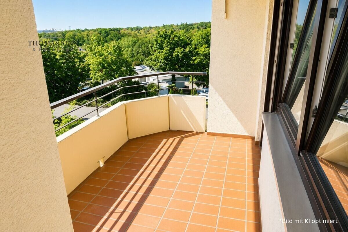 Immobilienangebot - Neckarsulm - Alle - Bezugsfreie 3,5-Zimmer-Wohnung im 4. OG mit Aufzug, großem Balkon und ruhiger Lage in Sackgasse
