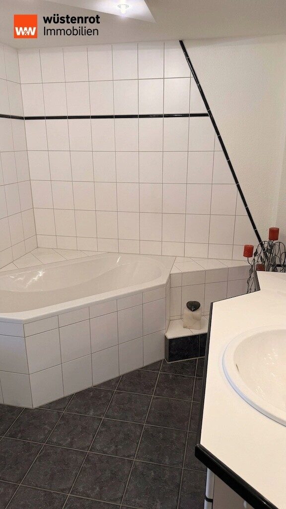 Immobilienangebot - Lörrach - Alle - Gemütliche 3,5 Zimmer Wohnung mit mediterranen Flair und großer Terrasse auf dem "Tüllinger"