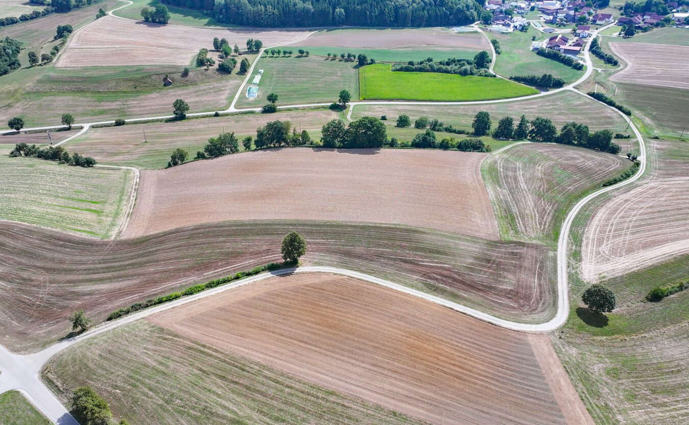 Immobilienangebot - Ziemetshausen - Alle - Ackerland statt Geld verbrannt: Investieren Sie in Grund und Boden, den nur der bleibt.