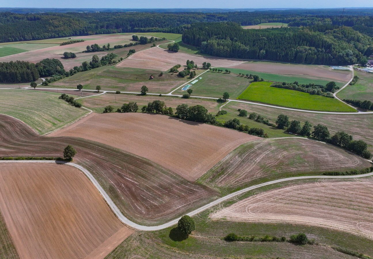 Immobilienangebot - Ziemetshausen - Alle - Ackerland statt Geld verbrannt: Investieren Sie in Grund und Boden, den nur der bleibt.