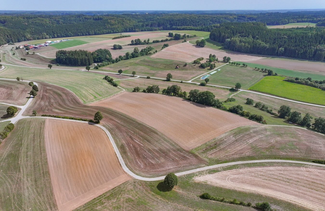 Immobilienangebot - Ziemetshausen - Alle - Ackerland statt Geld verbrannt: Investieren Sie in Grund und Boden, den nur der bleibt.