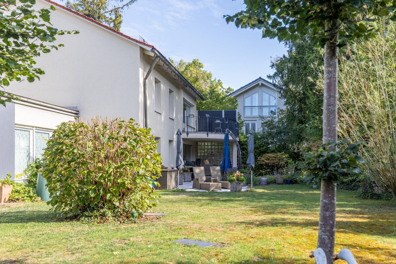 Immobilienangebot - Ottobrunn / Riemerling - Alle - Viel Raum, viele Möglichkeiten – großzügiges Wohn- und Geschäftshaus mit Garten, Terrasse und Balkon