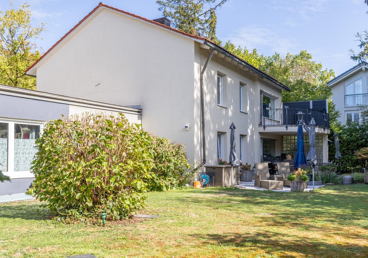 Immobilienangebot - Ottobrunn / Riemerling - Alle - Viel Raum, viele Möglichkeiten – großzügiges Wohn- und Geschäftshaus mit Garten, Terrasse und Balkon